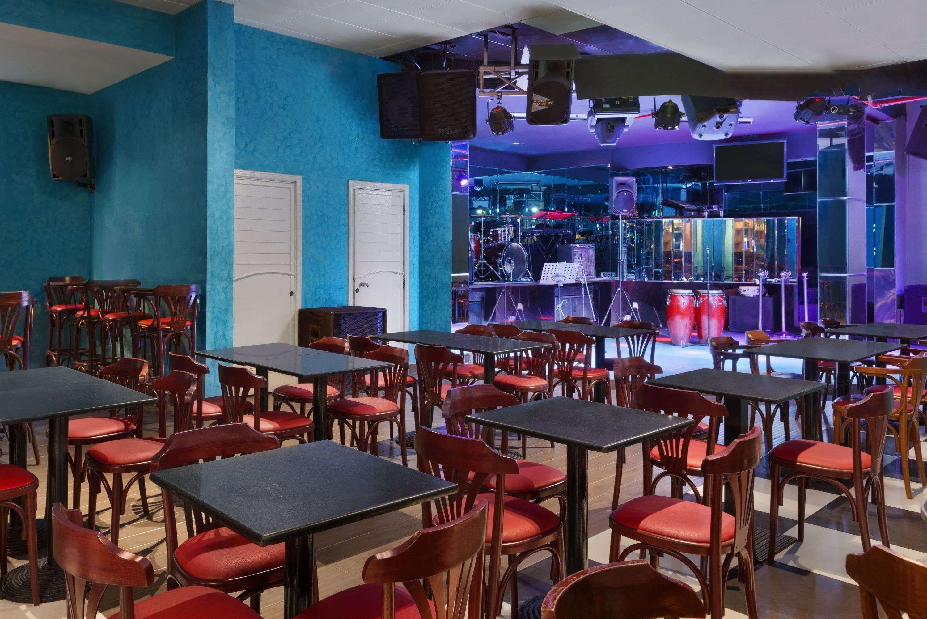 Howard Johnson By Wyndham Abu Dhabi Downtown מראה חיצוני תמונה