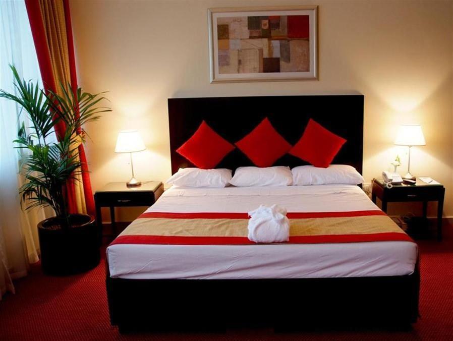 Howard Johnson By Wyndham Abu Dhabi Downtown מראה חיצוני תמונה