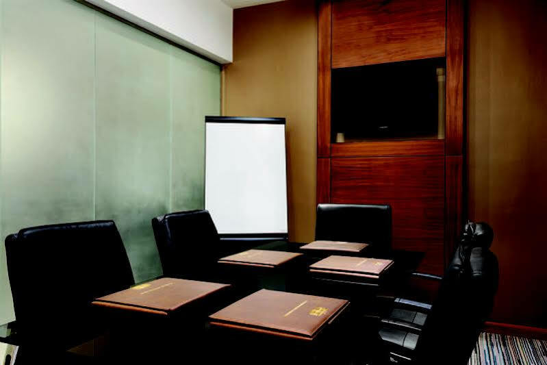 Howard Johnson By Wyndham Abu Dhabi Downtown מראה חיצוני תמונה